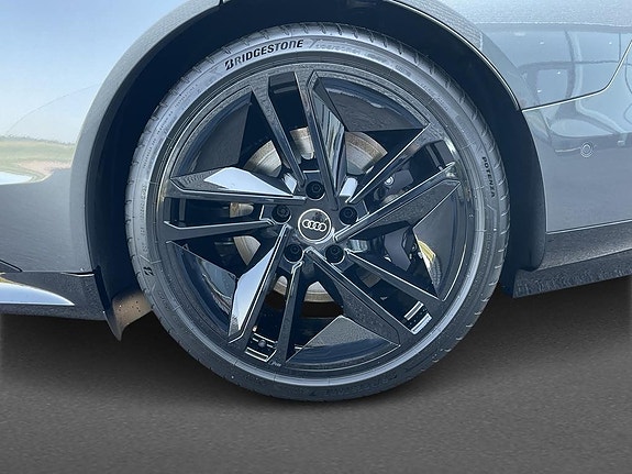 Audi e-tron GT 8 of 17