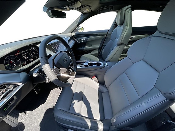 Audi e-tron GT 10 of 17