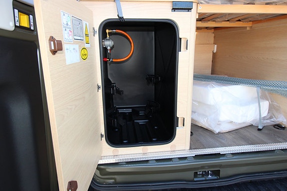 Sunlight Cliff 4X4 Greentrek 590 Green Trek 165 hk Solpanel 180 ah Lithium 5 of 17