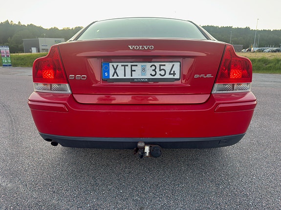 Volvo S60 2 of 5