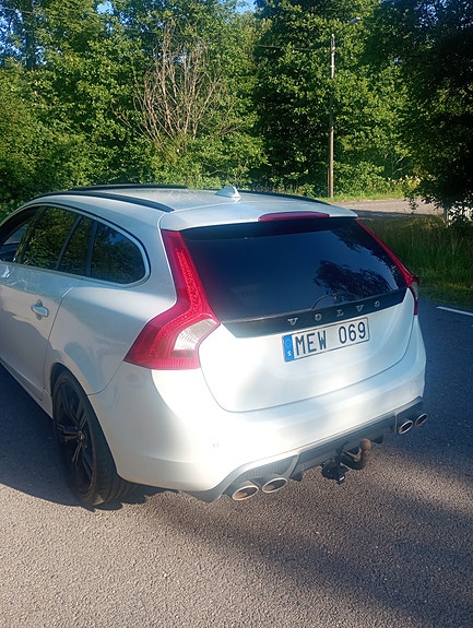 Volvo V60 4 of 5