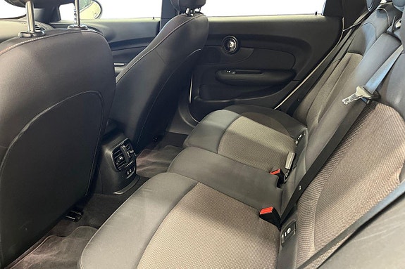 MINI Clubman Cooper 23 of 26