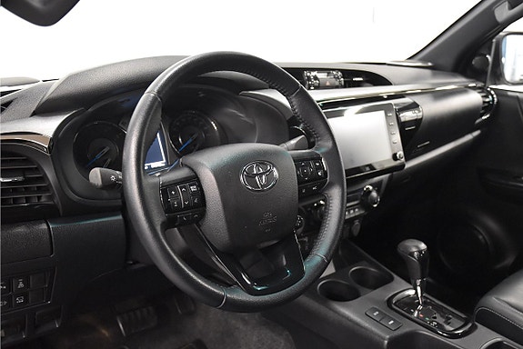 Toyota HiLux 9 of 21