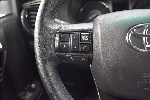 Toyota HiLux 10 of 21