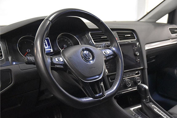 Volkswagen Golf Alltrack 9 of 20