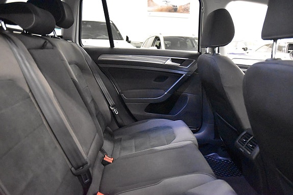 Volkswagen Golf Alltrack 13 of 20