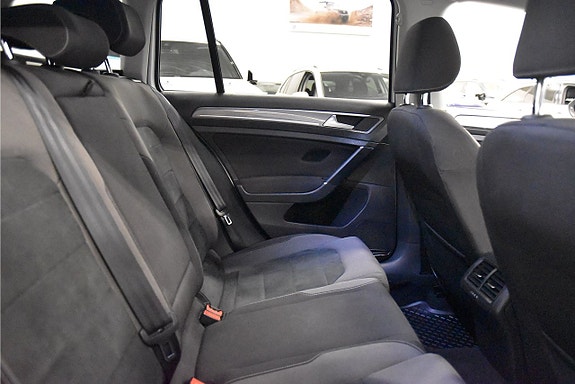 Volkswagen Golf Alltrack 13 of 20