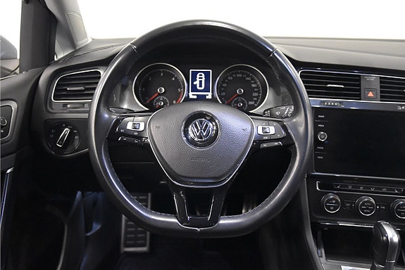 Volkswagen Golf Alltrack 2 of 20