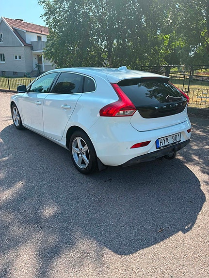 Volvo V40 5 of 5