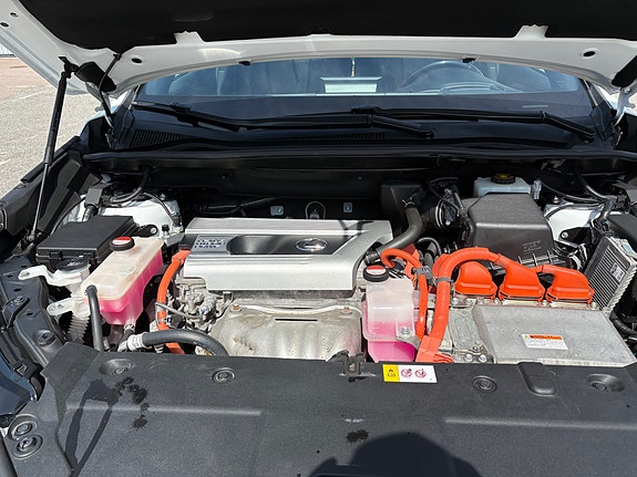 Lexus NX300h 3 of 5