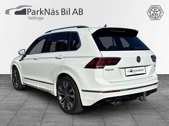 Volkswagen Tiguan 3 of 5