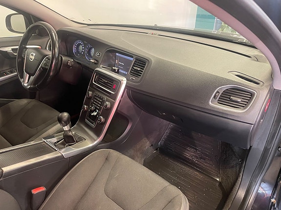 Volvo V60 7 of 9