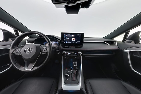 Toyota RAV4 Plug-in Hybrid 13 of 29