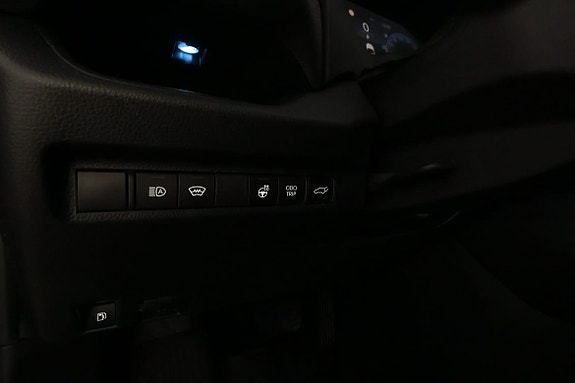 Toyota RAV4 Plug-in Hybrid 26 of 29