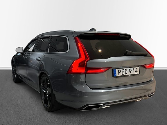Volvo V90 2 of 15