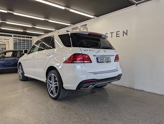 Mercedes-Benz GLE250 d 24 of 27