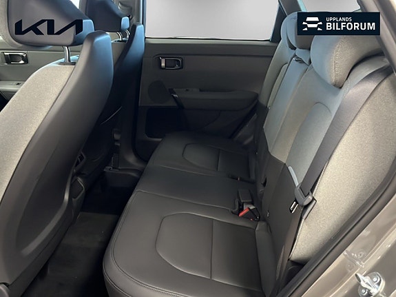 Kia Seltos 9 of 20