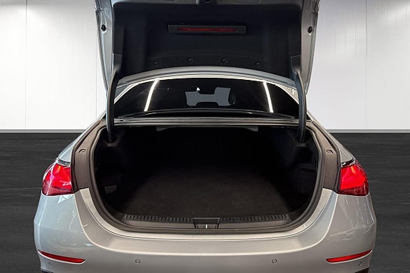 Mercedes-Benz E300 de 7 of 23