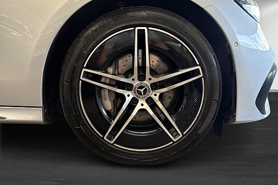 Mercedes-Benz E300 de 8 of 23