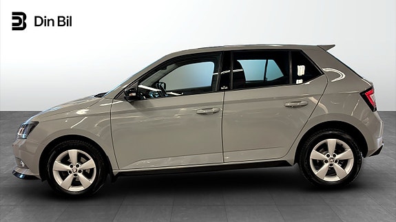 Skoda Fabia 2 of 5