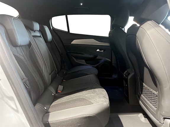Peugeot 408 8 of 25