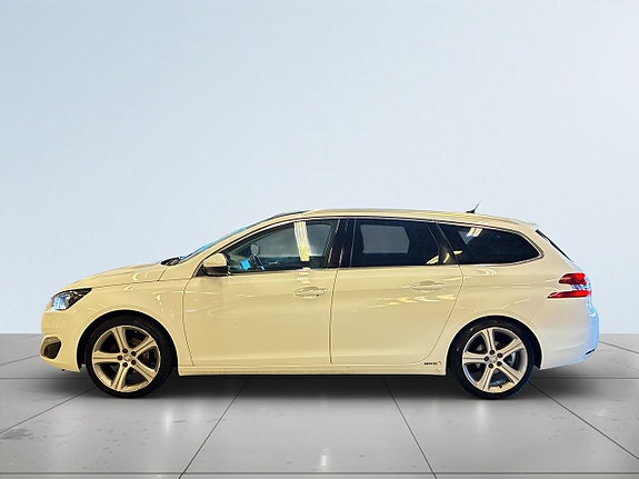 Peugeot 308 SW 4 of 5