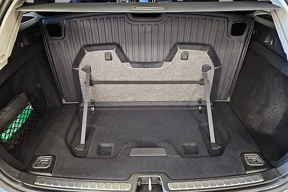Volvo V60 Cross Country 9 of 12