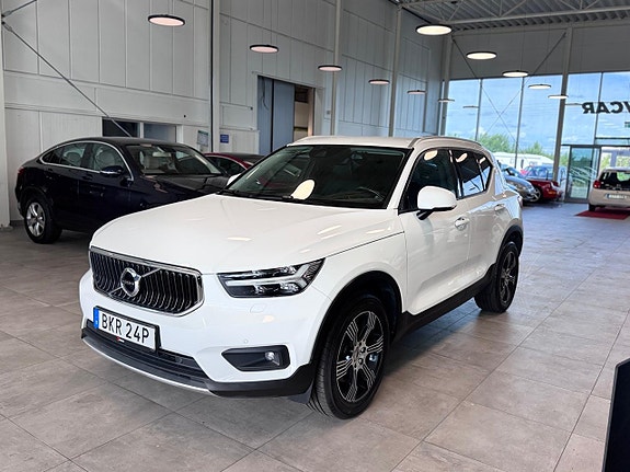 Volvo XC40 4 of 5
