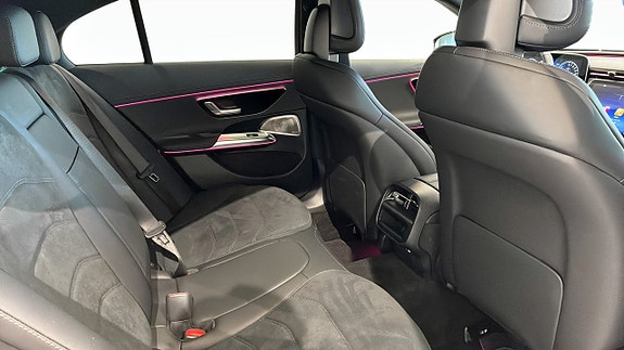 Mercedes-Benz E300 e 8 of 12