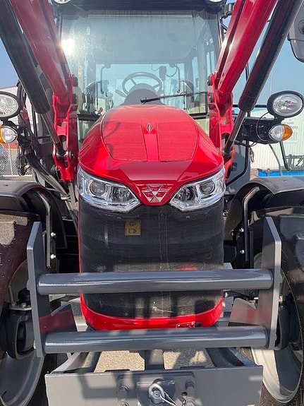 Massey Ferguson 5710 M Dyna-4 4WD/Demomaskin 5 of 18