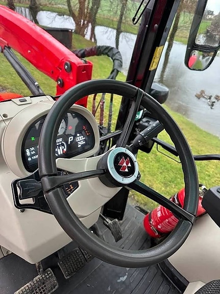 Massey Ferguson 5713 S Dyna -6 6 of 9