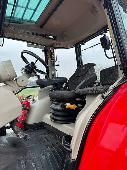 Massey Ferguson 5713 S Dyna -6 8 of 9