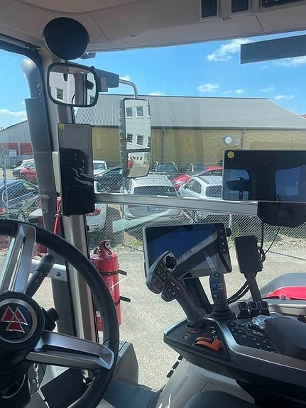 Massey Ferguson 8S.305 EX Dyna-VT 7 of 10