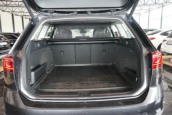 Volkswagen Passat Alltrack 8 of 30