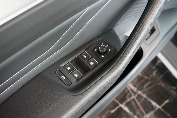 Volkswagen Passat Alltrack 26 of 30