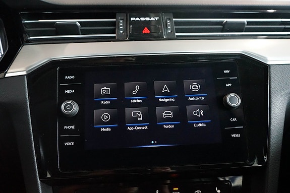Volkswagen Passat Alltrack 14 of 30