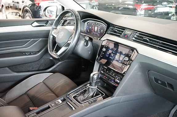Volkswagen Passat Alltrack 29 of 30