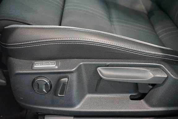 Volkswagen Passat Alltrack 27 of 30