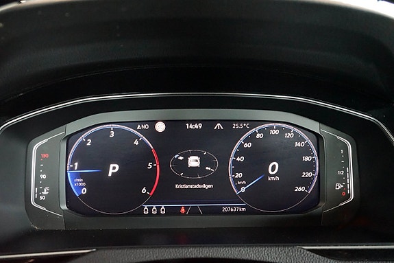 Volkswagen Passat Alltrack 13 of 30