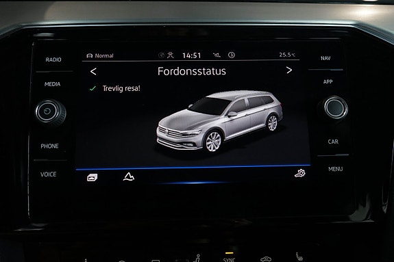 Volkswagen Passat Alltrack 17 of 30