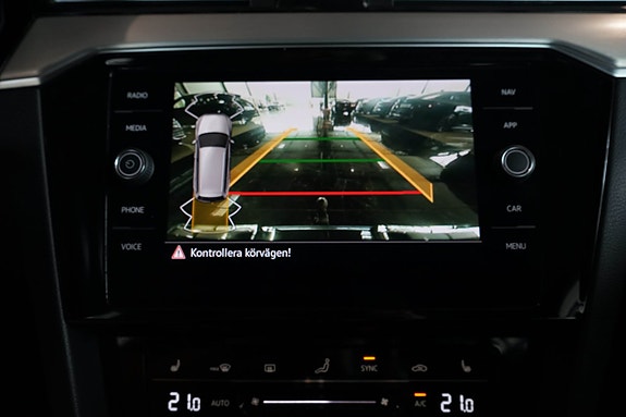 Volkswagen Passat Alltrack 23 of 30
