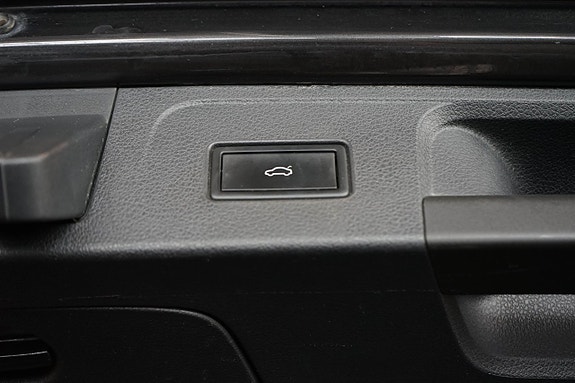 Volkswagen Passat Alltrack 10 of 30