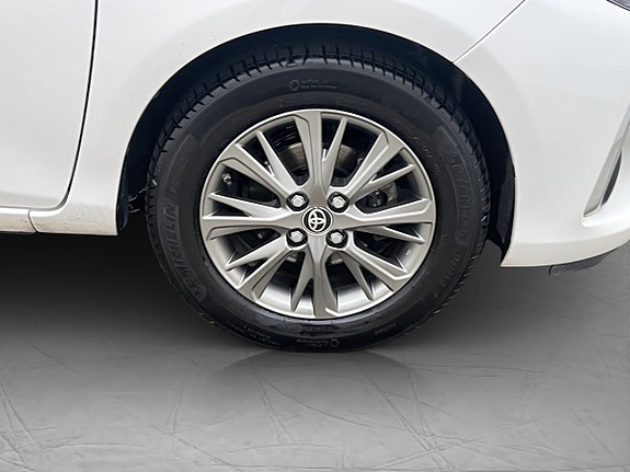 Toyota Yaris 29 of 29
