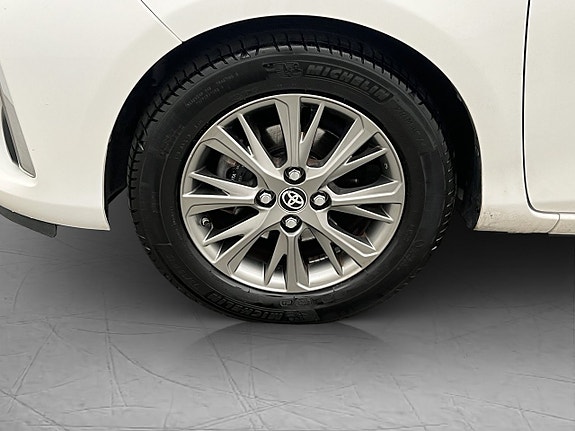 Toyota Yaris 26 of 29