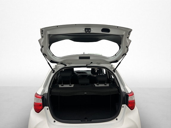 Toyota Yaris 25 of 29
