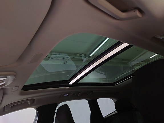Volvo XC60 13 of 22