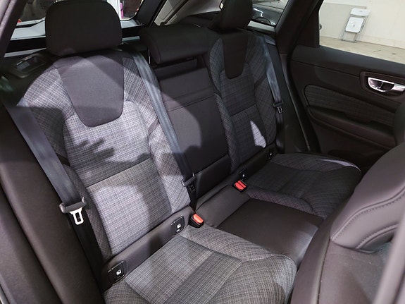Volvo XC60 15 of 22