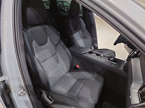Volvo XC60 12 of 22
