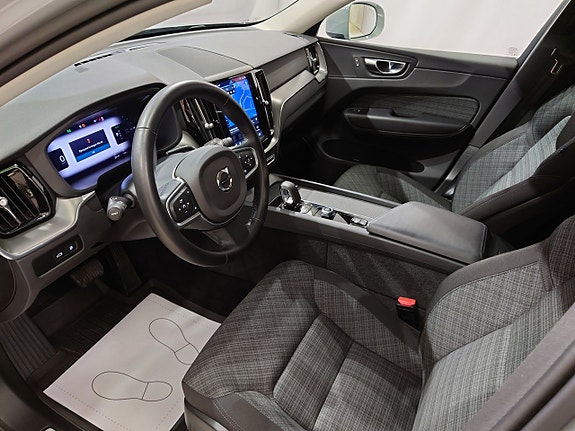 Volvo XC60 8 of 22