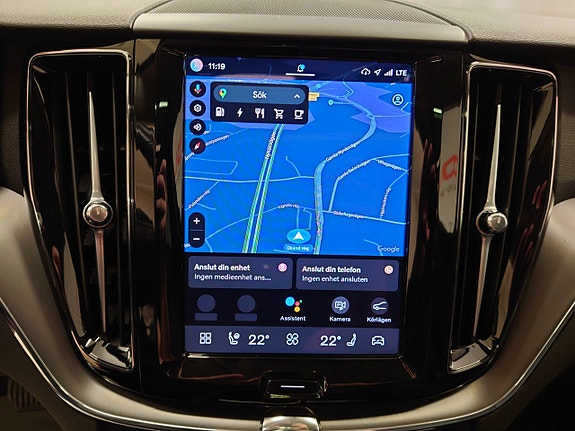 Volvo XC60 11 of 22